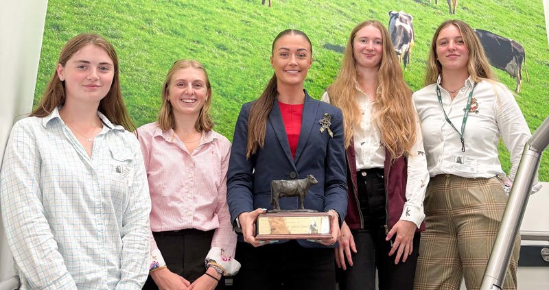 Holly is Dairy Award winner